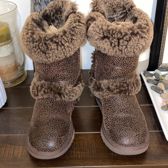 Rare!! UGG Skylah Brown Bomber Leather Faux Fur Boots Size 6 - Picture 3 of 15